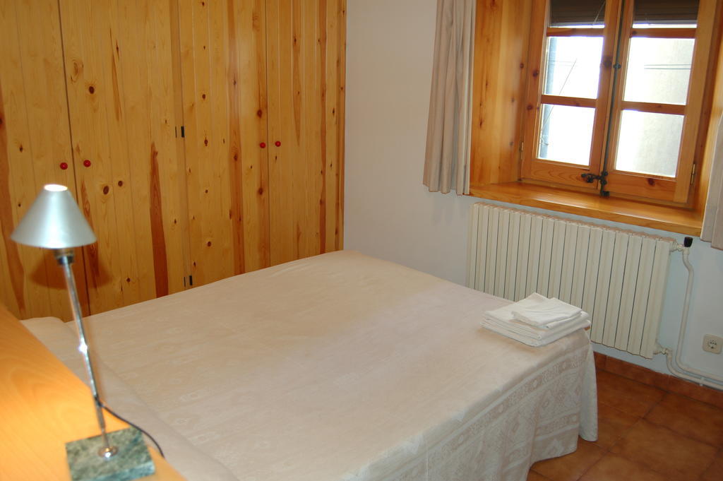 Apartaments Vall Ferrera 아리우 객실 사진