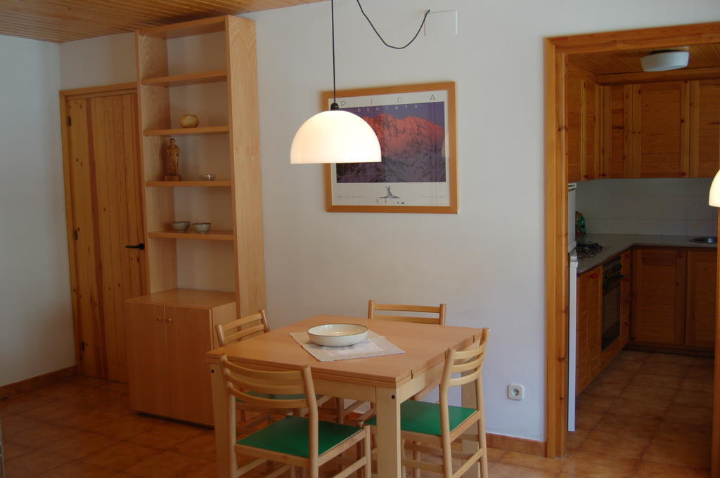 Apartaments Vall Ferrera 아리우 객실 사진