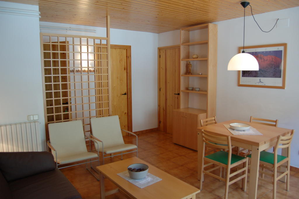 Apartaments Vall Ferrera 아리우 객실 사진